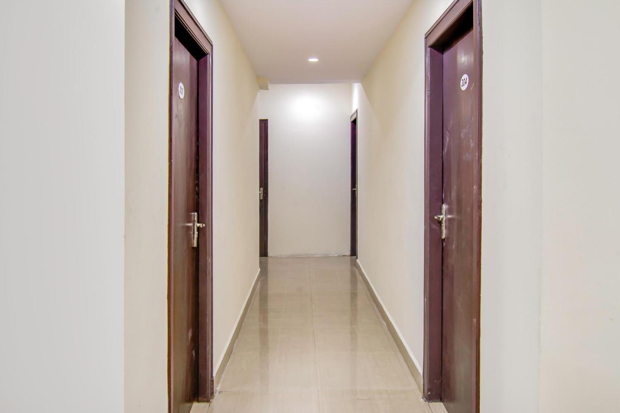 Oyo Akshaya Inn Vijayawāda المظهر الخارجي الصورة